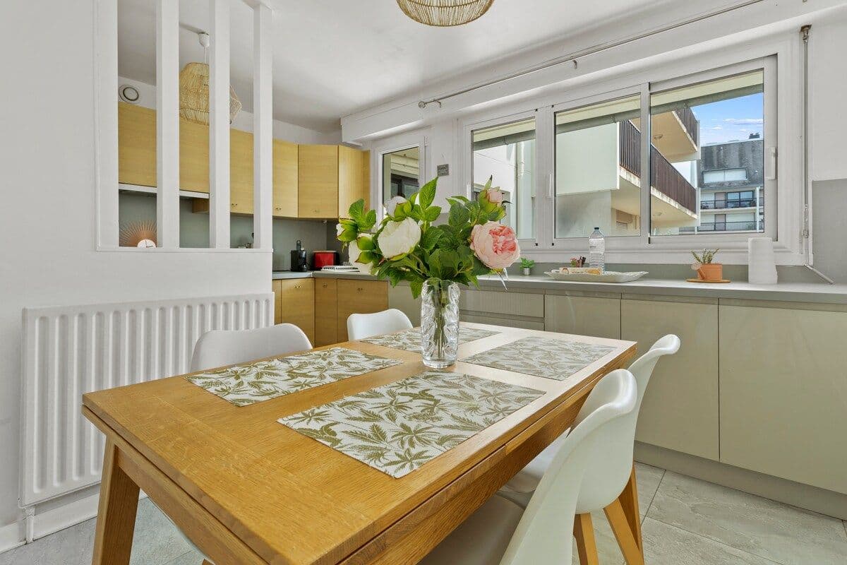 LE COSY avec piscine, balcon et parking